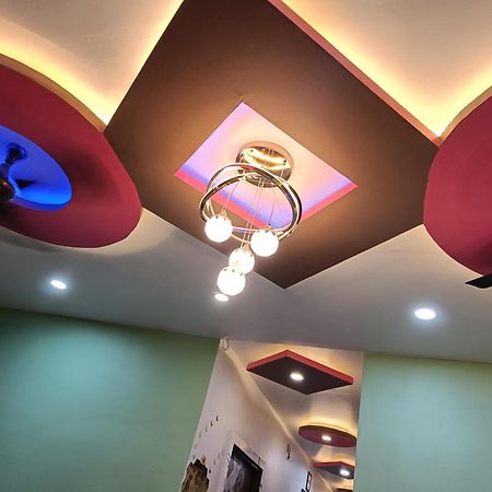 Pragya International Hotel Varanasi Exterior photo