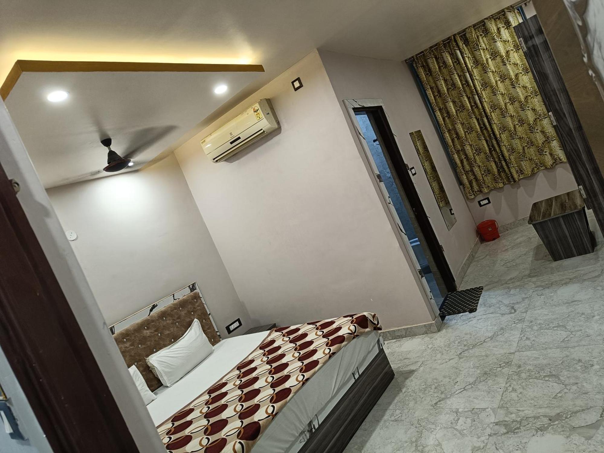 Pragya International Hotel Varanasi Exterior photo